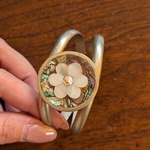 Elegant Abalone and Mother of Pearl Flower Bracelet
